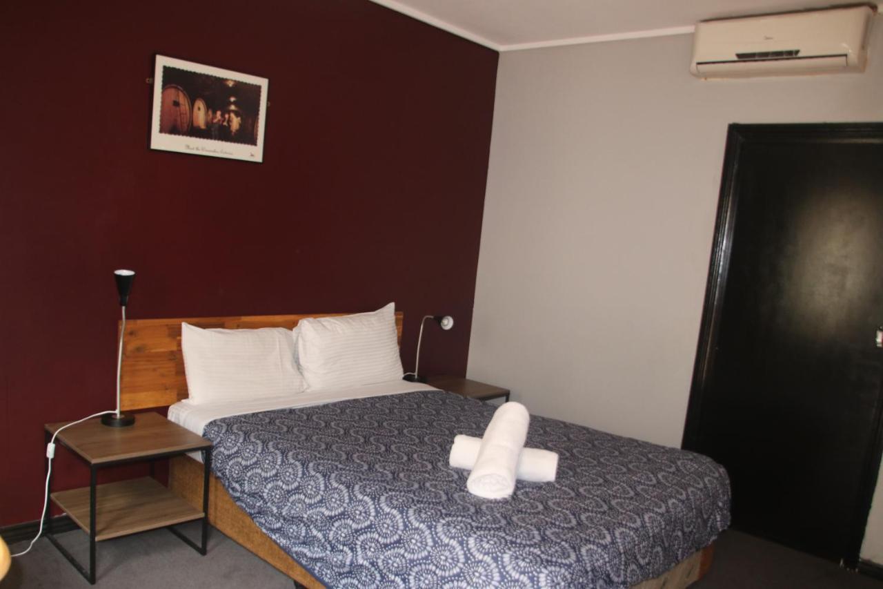 City East Motel Melbourne Exteriör bild